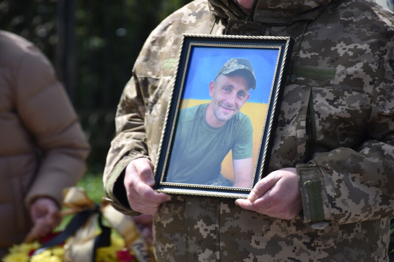 Загинув понад півтора року тому: у Луцьку попрощалися з Героєм Святославом Юзефчуком