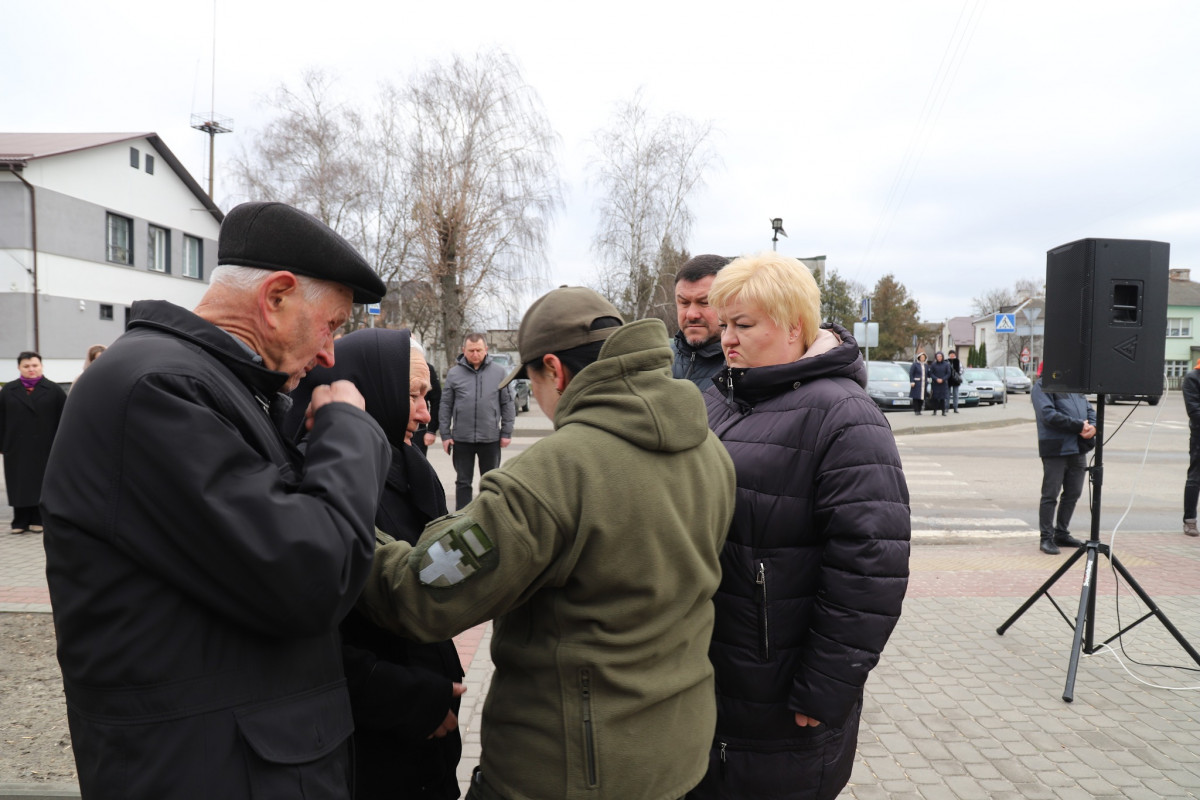 Загинув на території Курської області: батькам захисника з Волині вручили його посмертну нагороду