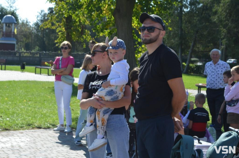 В місті на Волині на благодійному святі зібрали майже 150 тисяч гривень для ЗСУ. Фоторепортаж