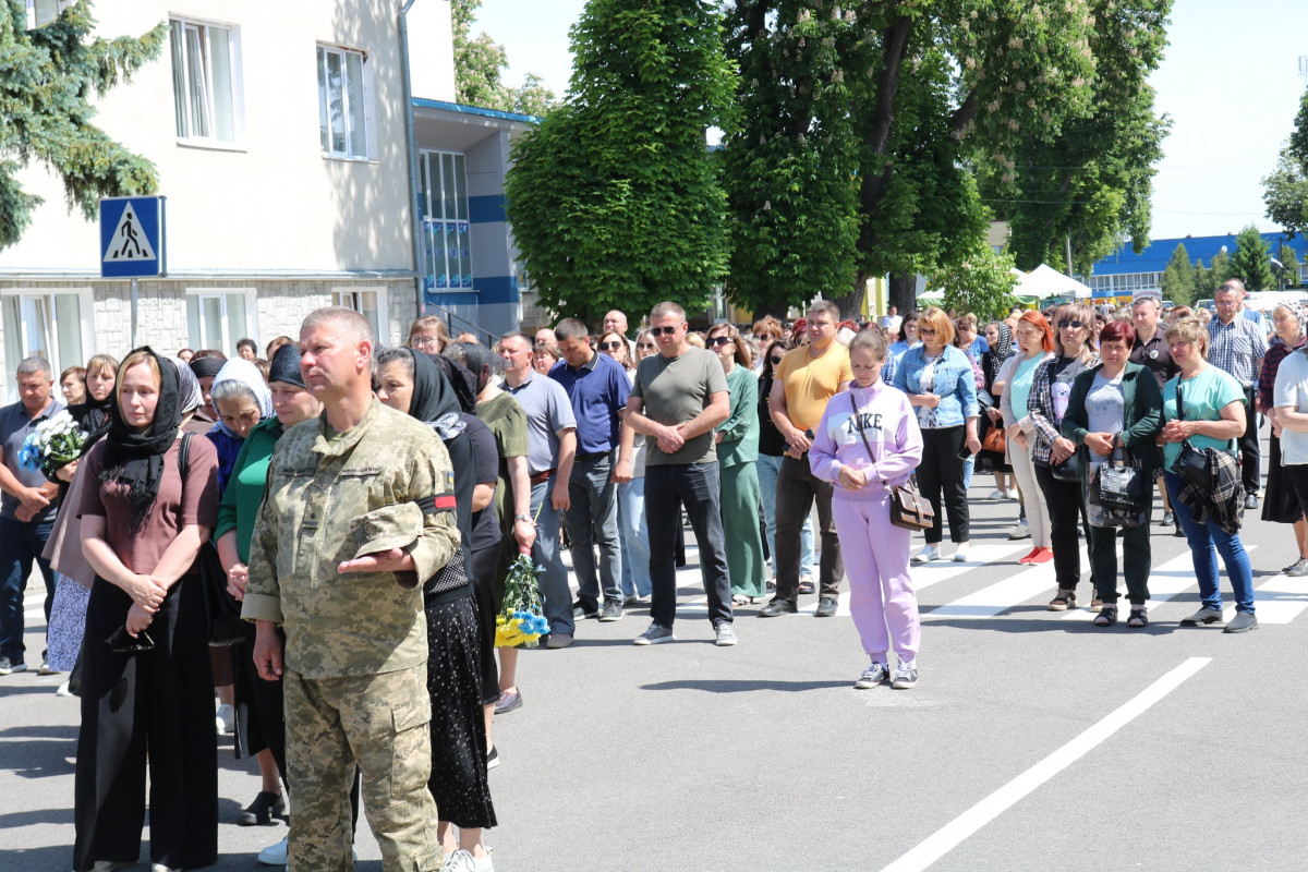 Понад 2 роки вважався зниклим безвісти: на Волині поховали воїна Віктора Миколайчука