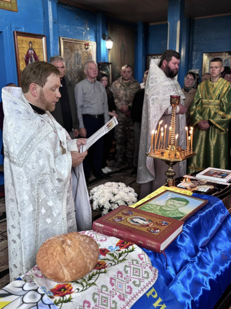 Майже два роки вважався зниклим безвісти: на Волині в останню земну дорогу провели Героя Михайла Ковальчука. Фото
