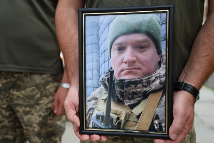 Загинув у бою на Харківщині: в Луцьку попрощалися з військовослужбовцем Дмитром Павловичем