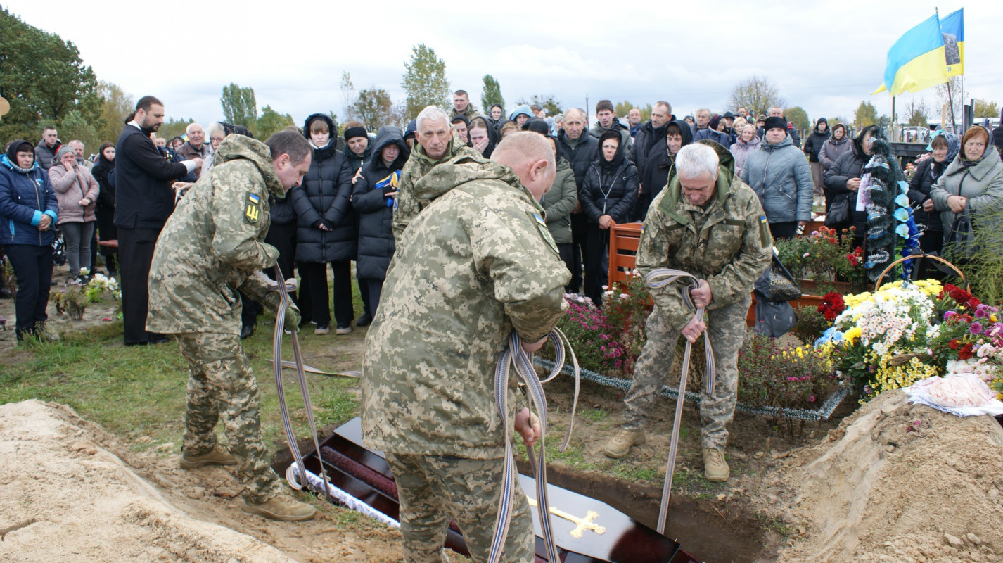 Світла людина зі щирим серцем: на Волині попрощалася з військовим Миколою Пахлею