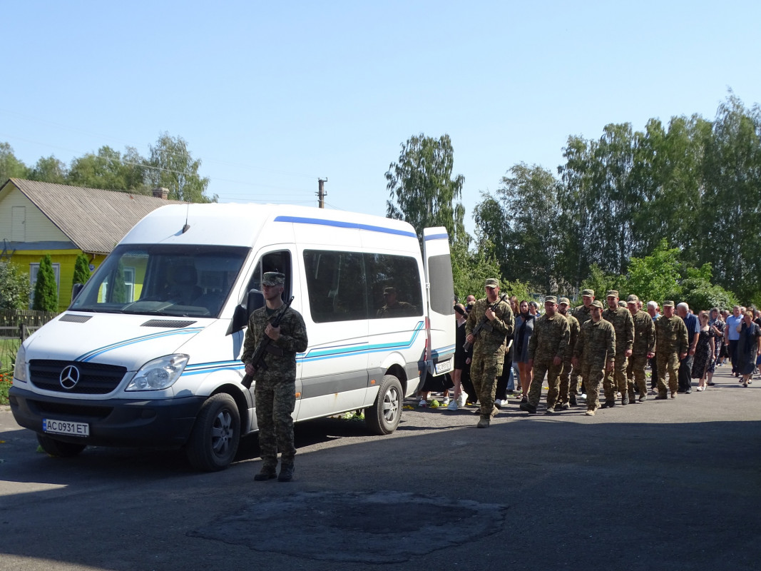 Лікарі боролися за його життя, але серце зупинилося: на Волині поховали 35-річного Сергія Омелянчука