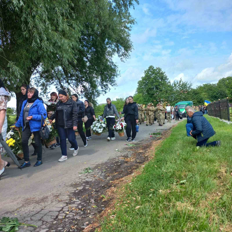 Довго сподівалися, що він живий: на Волині поховали Героя Василя Корінецького, який понад півтора року вважався зниклим безвісти