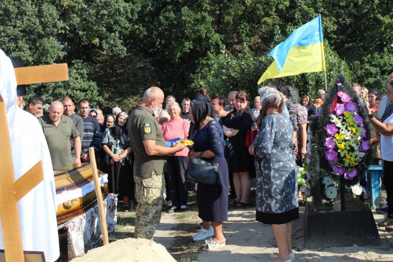 Смерть наздогнала не на полі бою, а у рідній домівці: у Луцькому районі поховали 25-річного захисника Богдана Змієвського