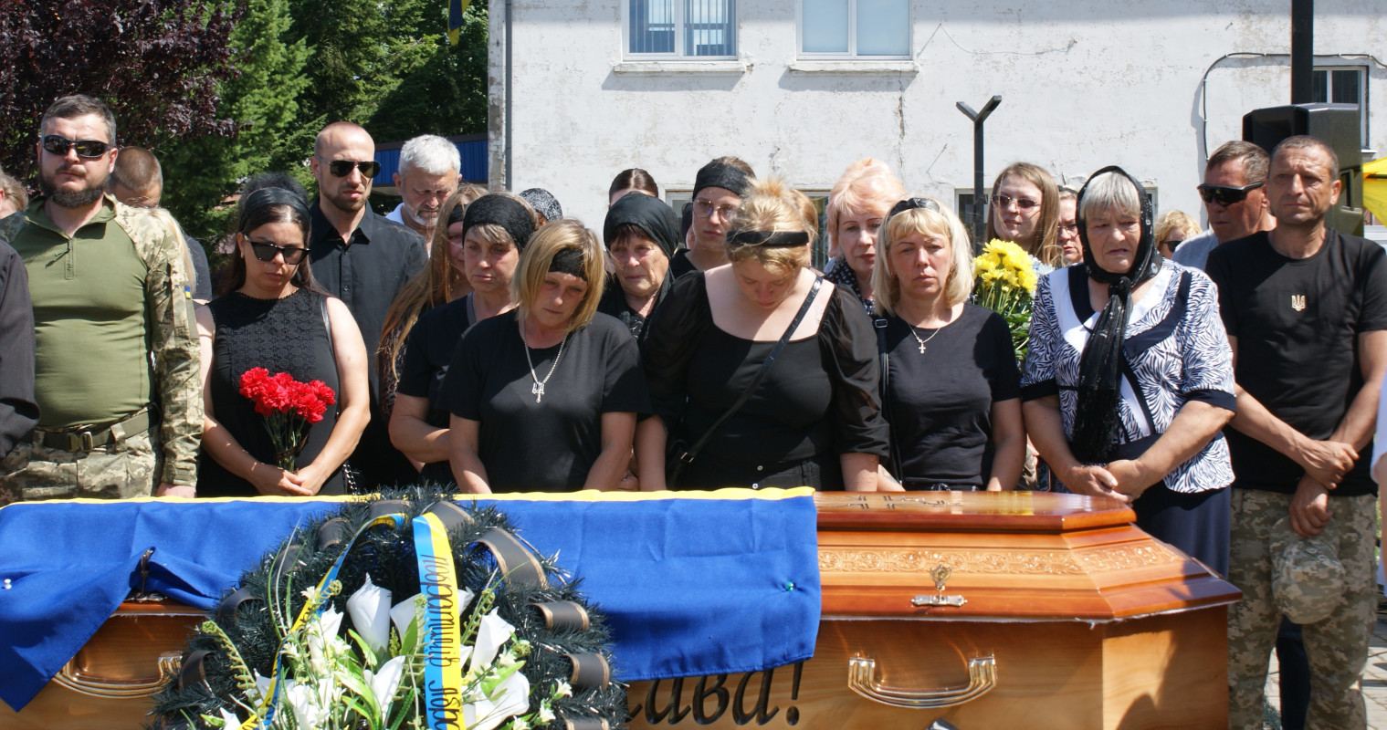 «За його голову окупанти обіцяли винагороду»: на Волині попрощалися з легендарним розвідником Віктором Зенцом