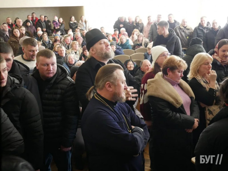 У селі на Волині УПЦ МП зірвали перехід храму до ПЦУ. Відео