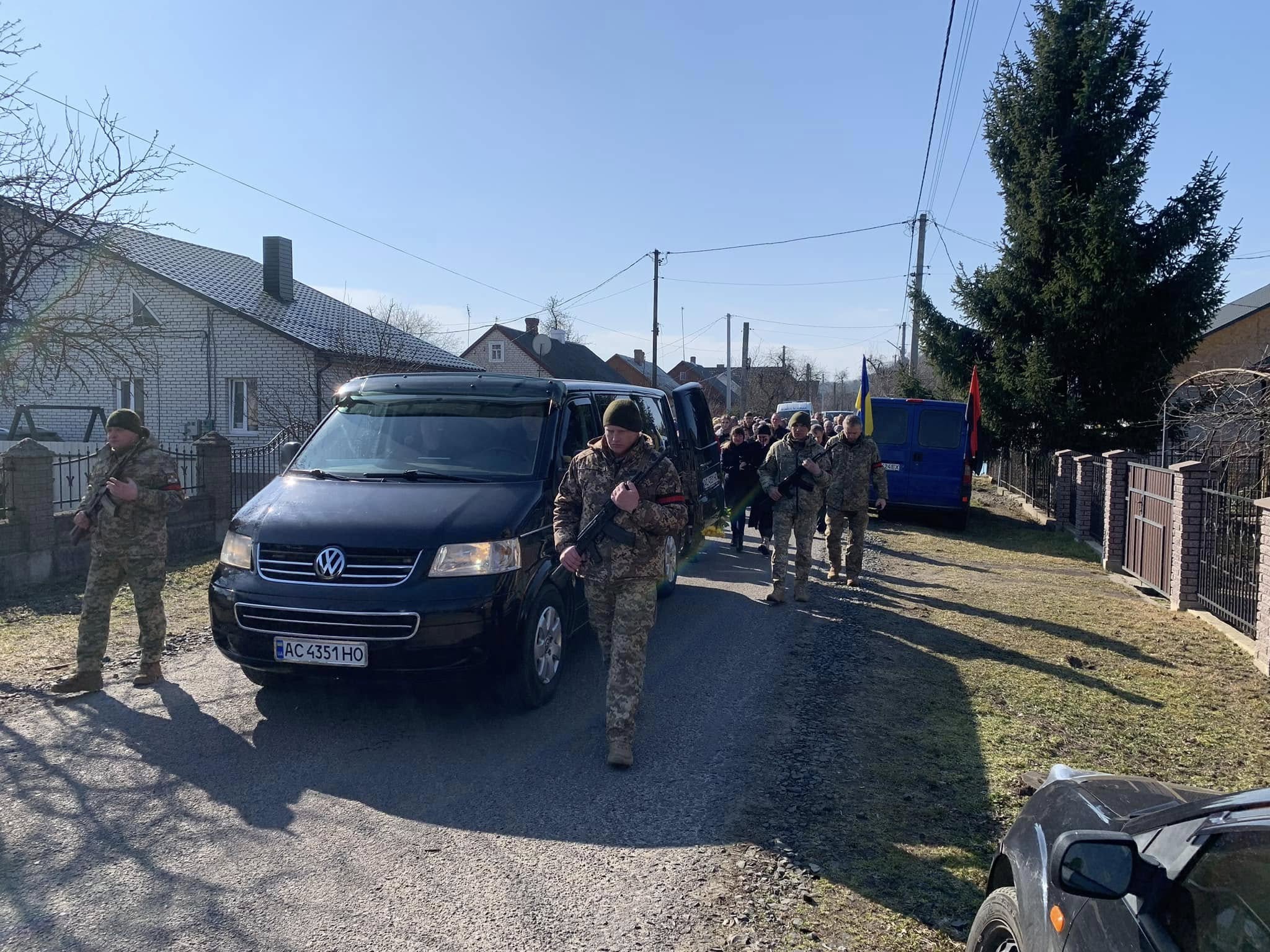 Загинув майже пів року тому: у громаді на Волині провели в останню дорогу Героя Андрія Демчука