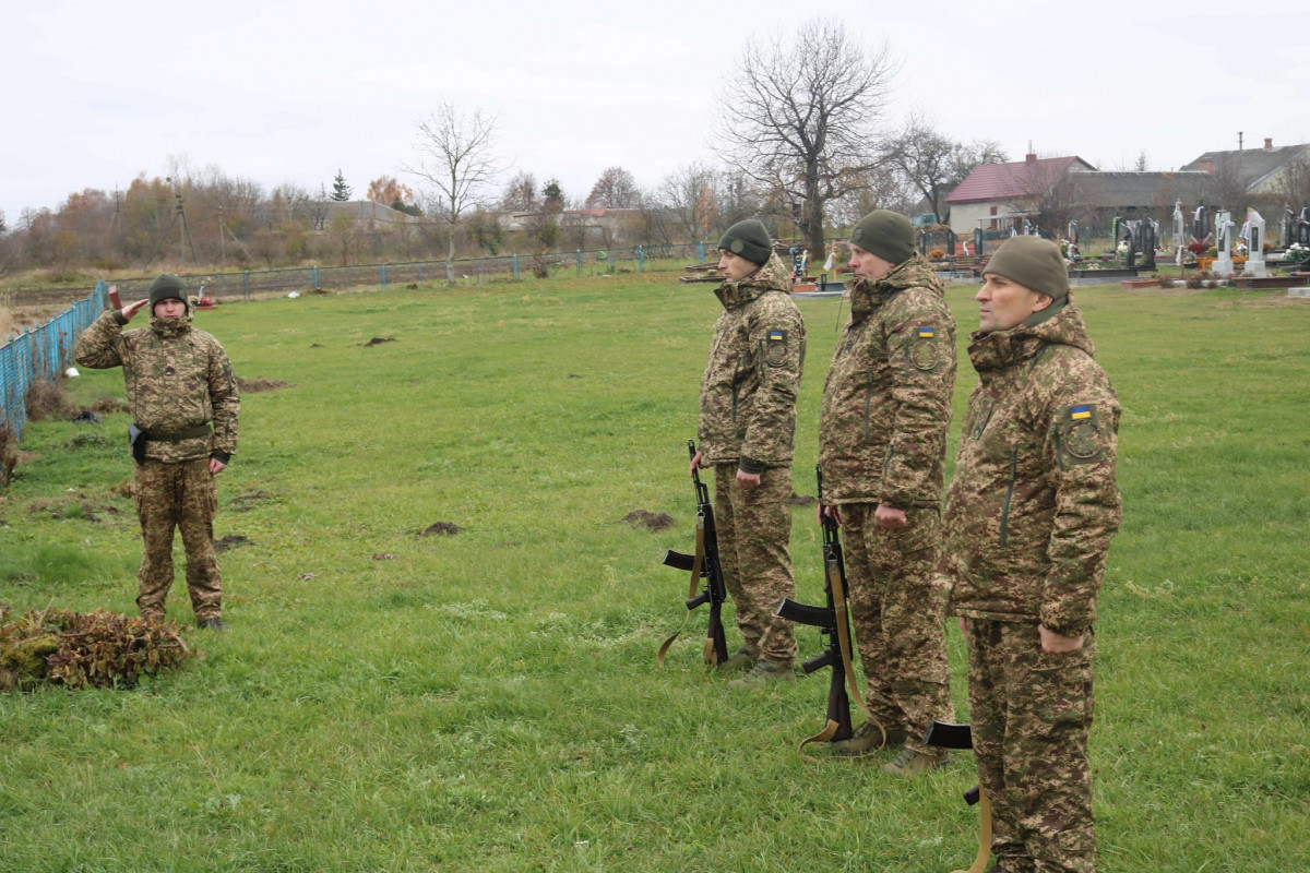 Війна забрала життя батька й сина: на Волині попрощалися з 22-річним спецпризначенцем Назаром Кравчуком