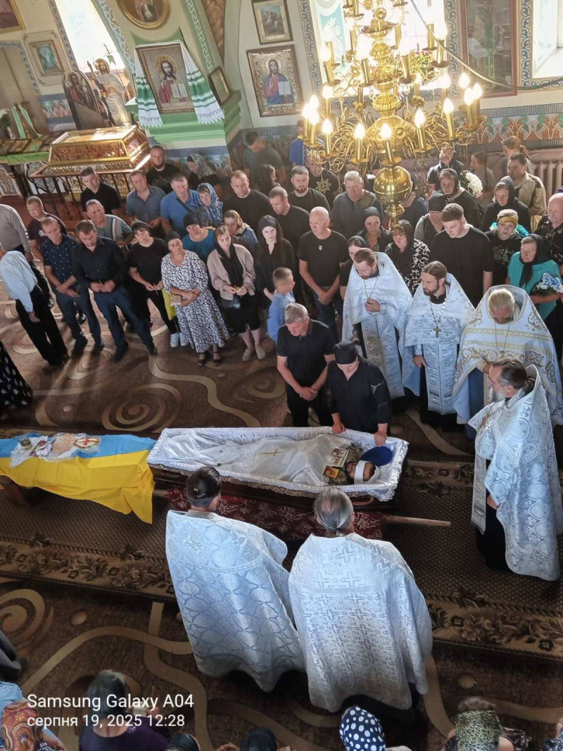 Навіки 31: на Волині в останню путь провели Героя Олега Оксенюка