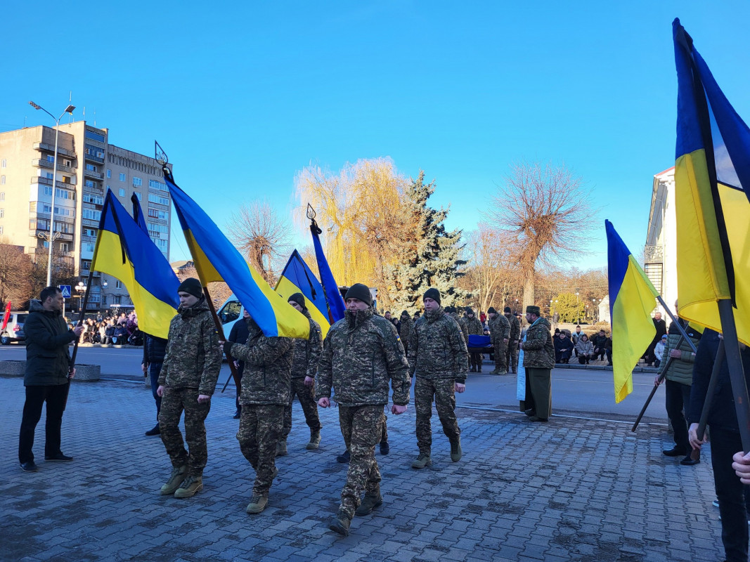 Мріяв про освідчення коханій, будував плани на майбутнє: на Волині поховали молодого Героя Станіслава Вакуліча