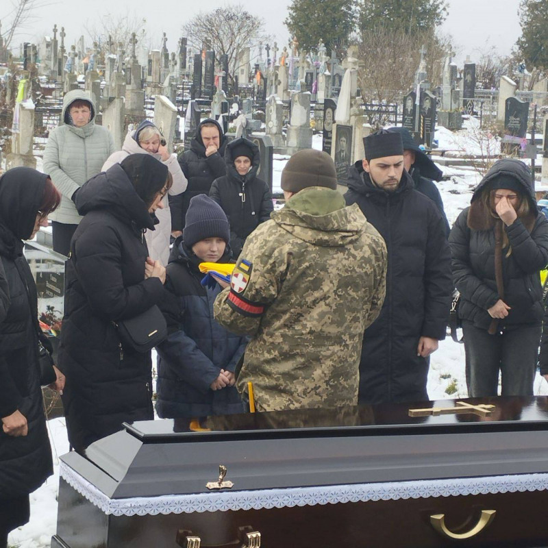 Був частиною сталевого щита, що захищає нас від ворога: на Волині поховали 36-річного Героя Віктора Чижа