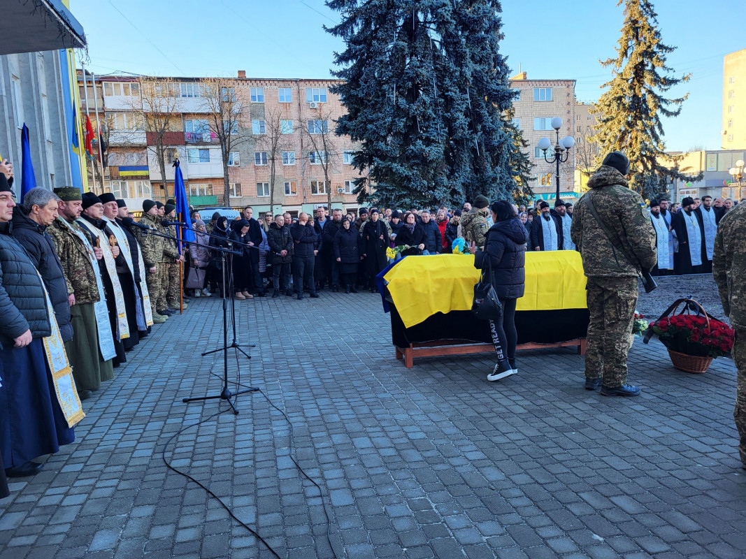 Мріяв про освідчення коханій, будував плани на майбутнє: на Волині поховали молодого Героя Станіслава Вакуліча