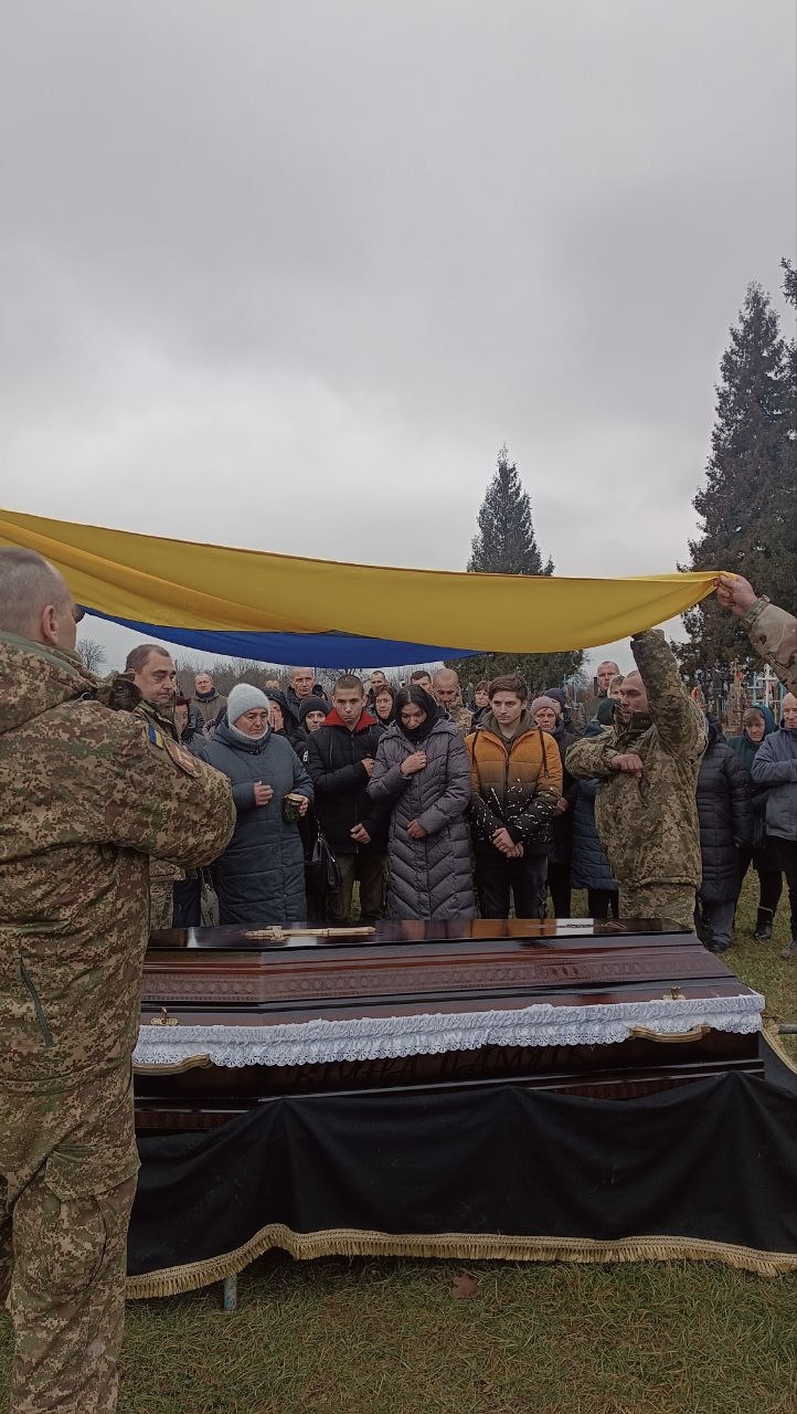 Загинув внаслідок мінно-вибухової травми: попрощалися з уродженцем Волині, Героєм Андрієм Калушем 