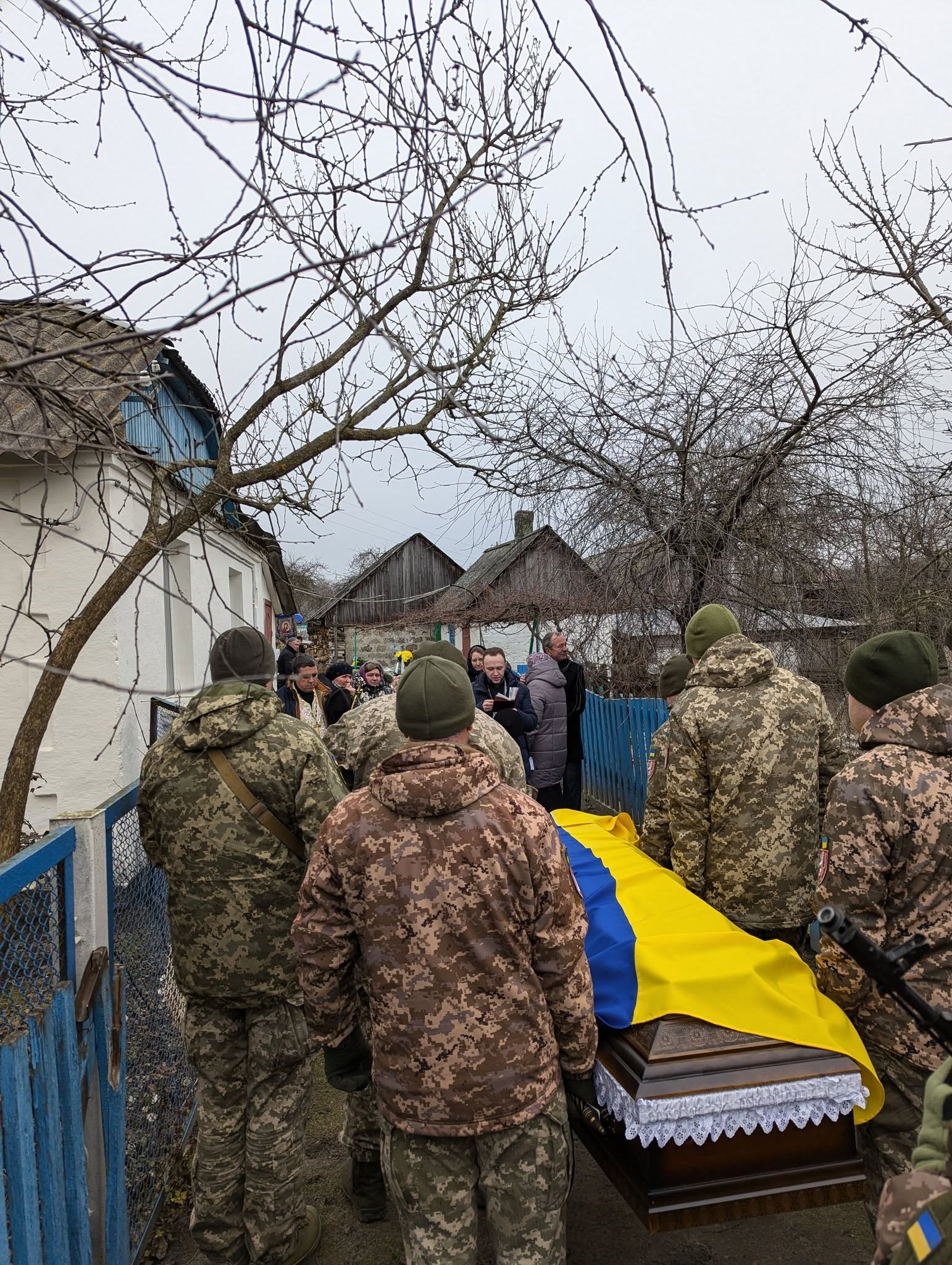 Серце зупинилося у лікарні: на Волині попрощалися з Героєм Олегом Котом