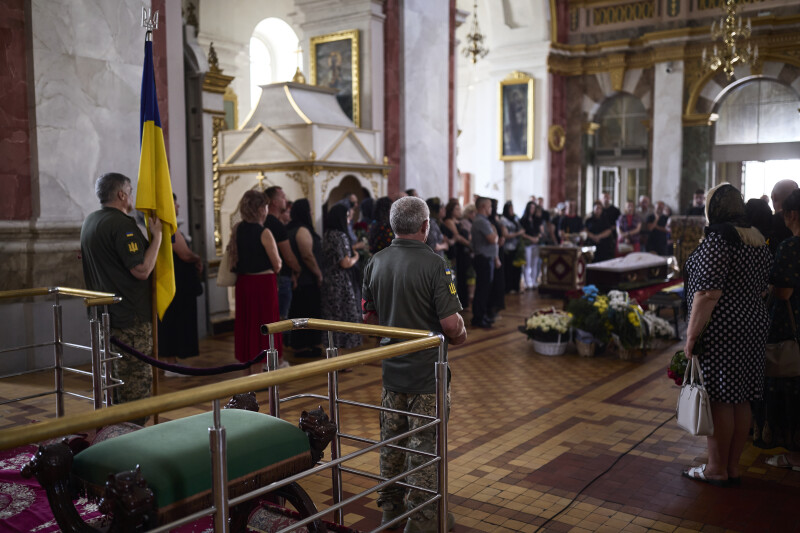 У Луцьку попрощалися із загиблим на війні військовослужбовцем Іллею Панасюком