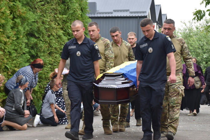 Біля Луцька попрощалися з правоохоронцем Віктором Масюком