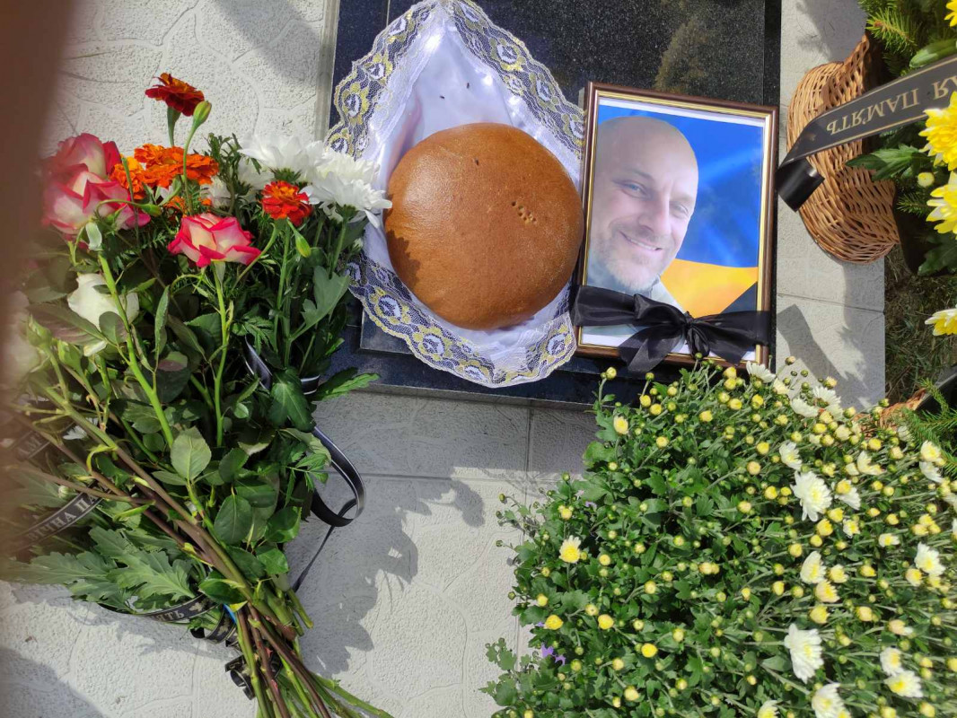 Довгий час вважався зниклим безвісти і був опізнаний по тесту ДНК: на Волині поховали Героя Дмитра Осіїка