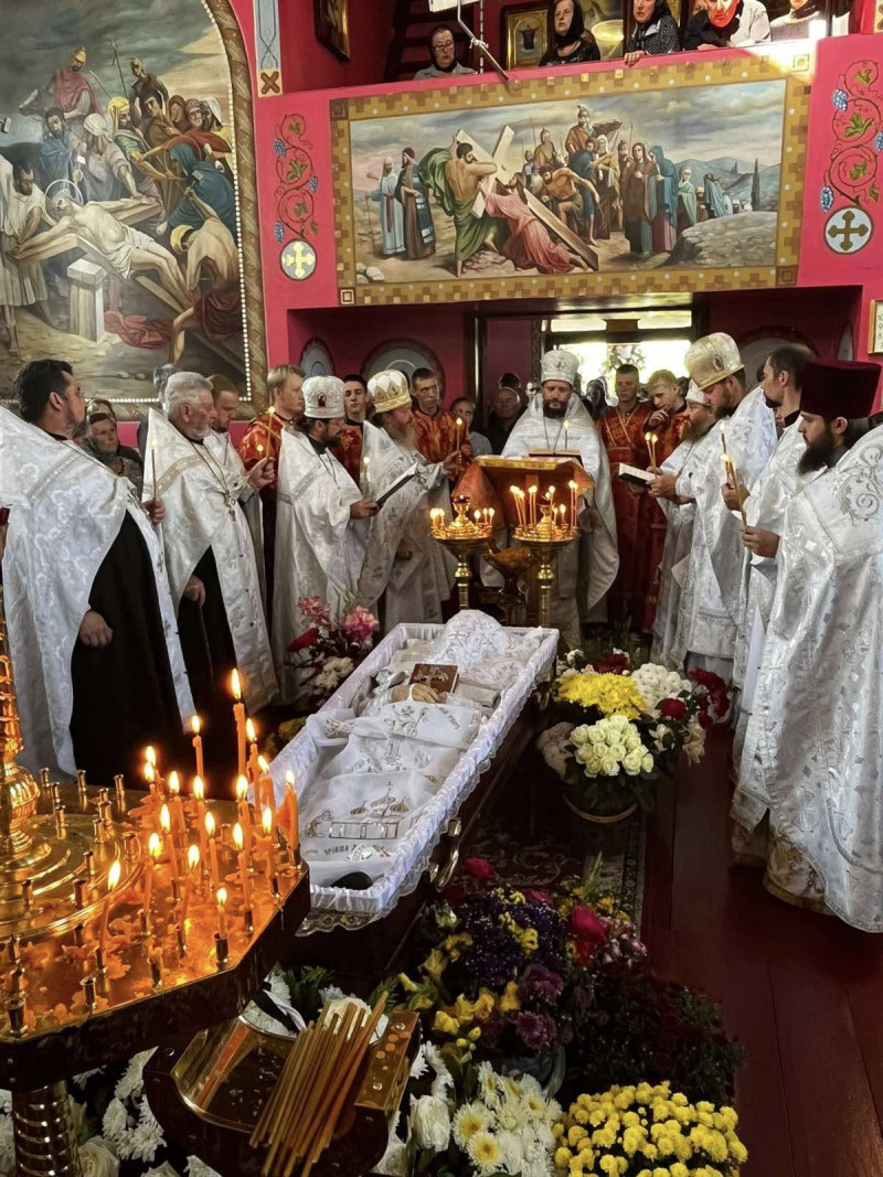 33 роки служив людям і Богу: на Волині попрощалися зі священником