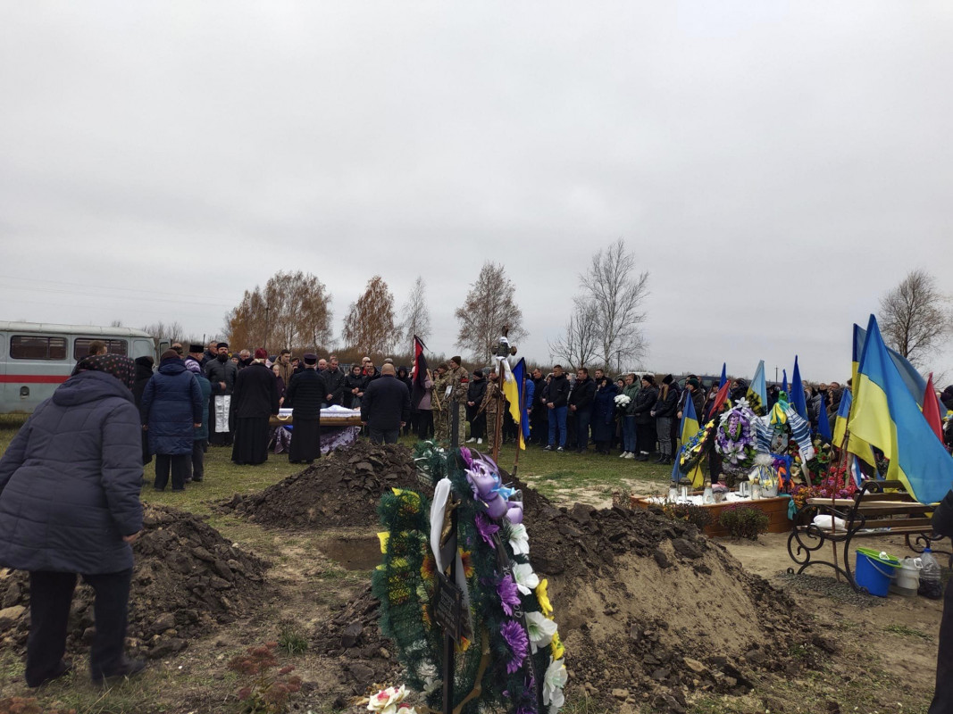 Заручився з коханою за кілька місяців до загибелі: на Волині попрощалися із 25-річним Героєм Андрієм Федоруком