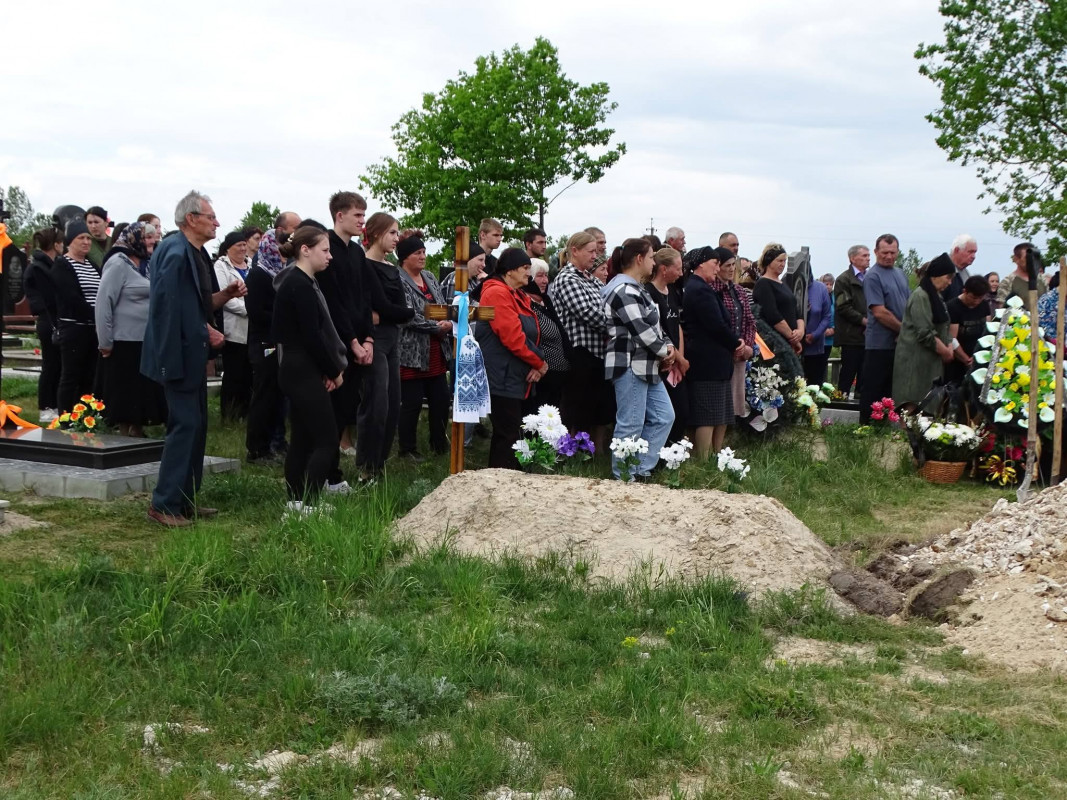 Серце зупинилося у лікарні: на Волині поховали захисника Андрія Свігуна