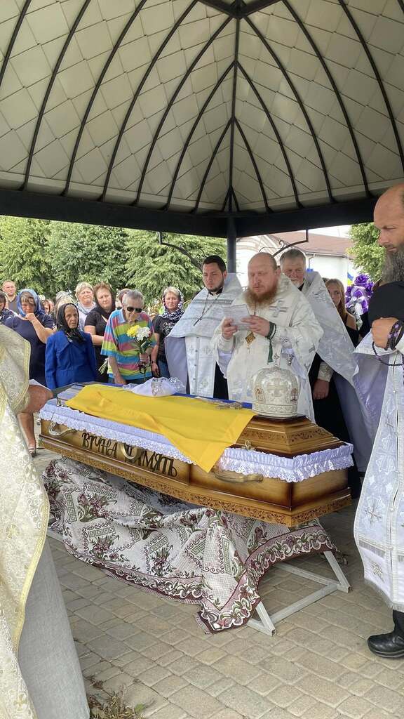 Вічна дорога додому: Волинь попрощалася з полеглим захисником Миколою Корукою