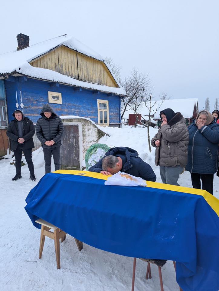 Сільський майстер на всі руки: волиняни попрощалися з Героєм Володимиром Вавринюком