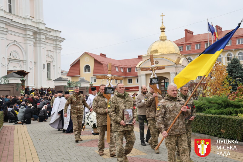У Луцьку попрощалися з двома захисниками - Анатолієм Парфенюком та Олександром Кондращуком