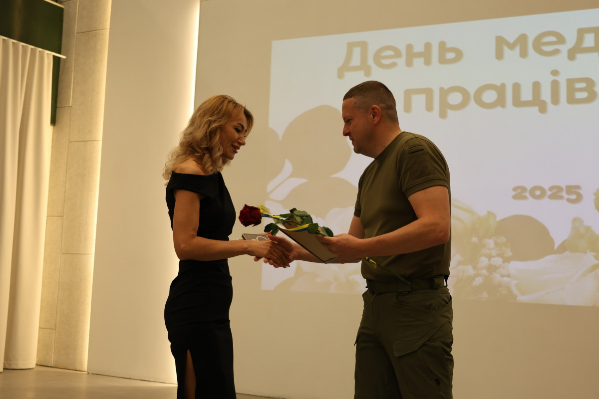 Відзнаки МОЗ й ОДА: медиків Волині привітали з професійним святом