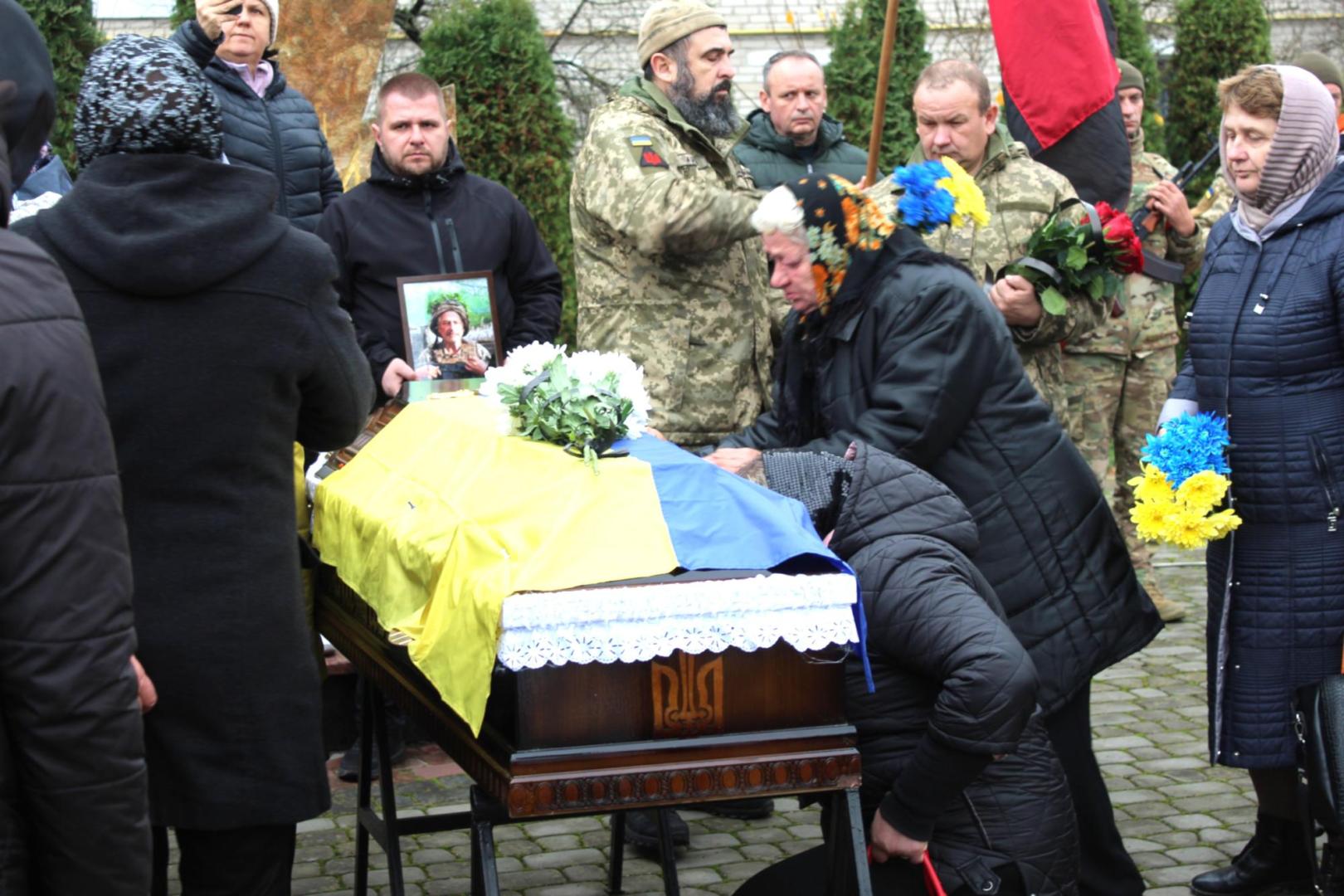 Завтра йому мало виповнитися 55 років: на Волині попрощалися із захисником Василем Савичем