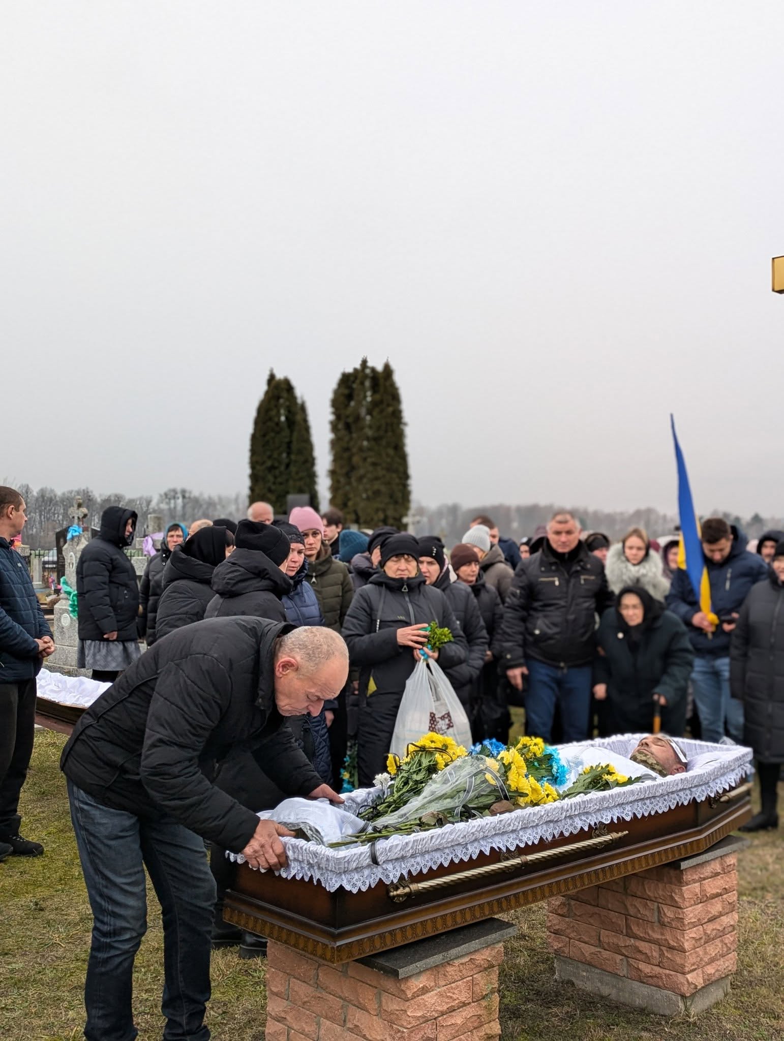 Серце зупинилося у лікарні: на Волині попрощалися з Героєм Олегом Котом