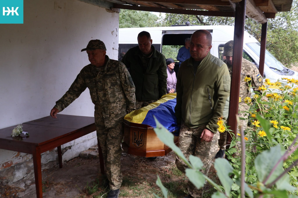 У громаді на Волині попрощалися із загиблим на Сумщині захисником Володимиром Хвесиком