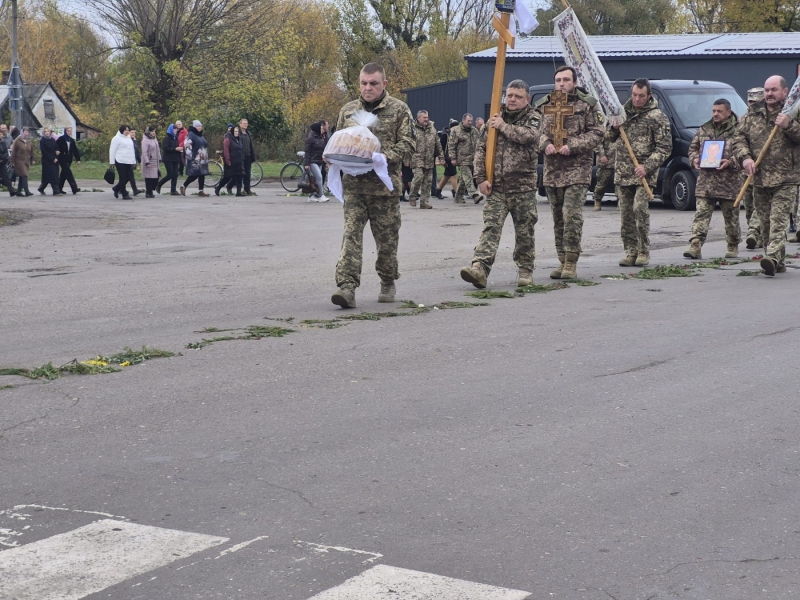 На Волині провели в останню путь Героя Олександра Шуміка, який загинув від удару FPV-дрона