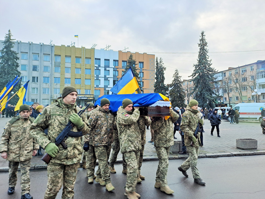 Упродовж 13 місяців його доля залишалася невідомою: на Волині поховали Героя Романа Лайтара