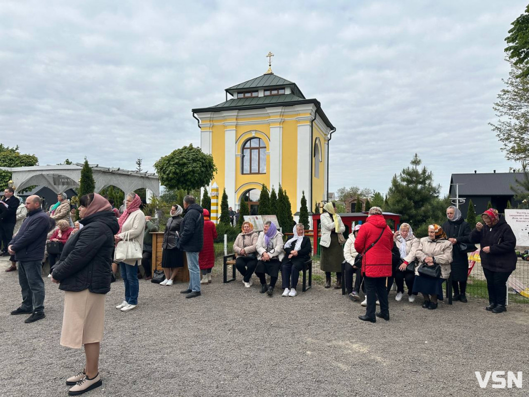 Сотні вірян прийшли на святкову літургію в Жидичинський монастир, яку очолив предстоятель ПЦУ Епіфаній