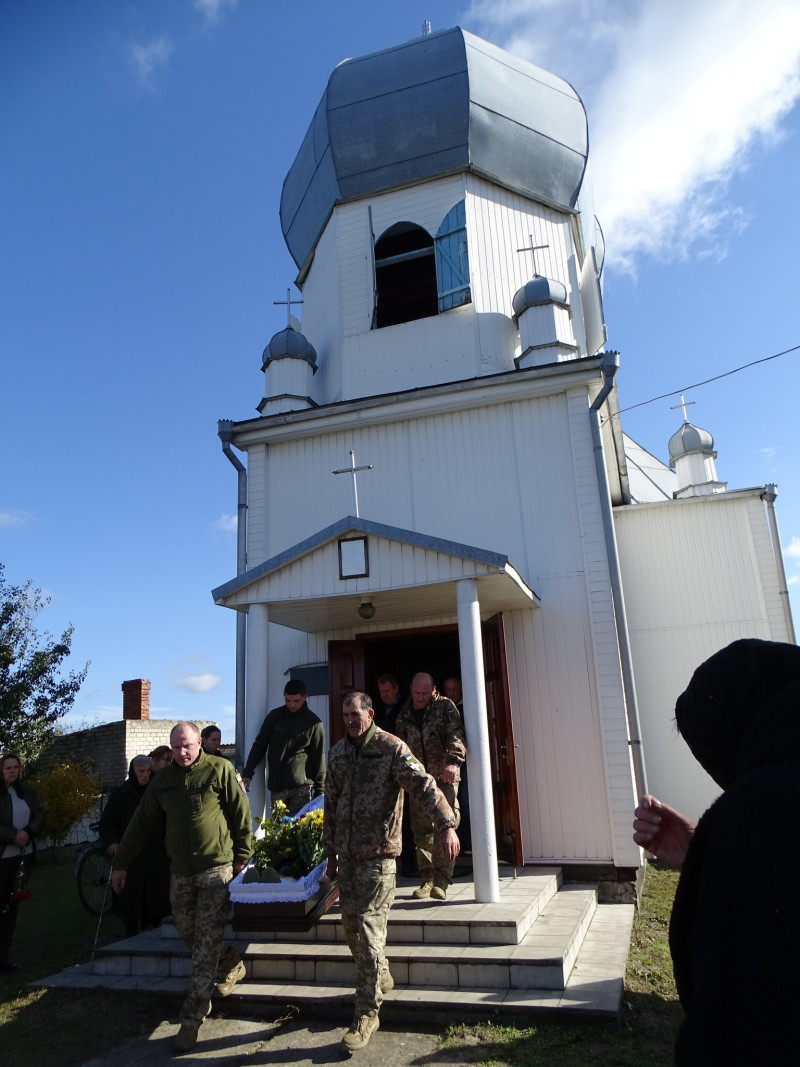 Волинь втратила ще одного воїна: в останню земну дорогу провели Героя Миколу Ковальчука