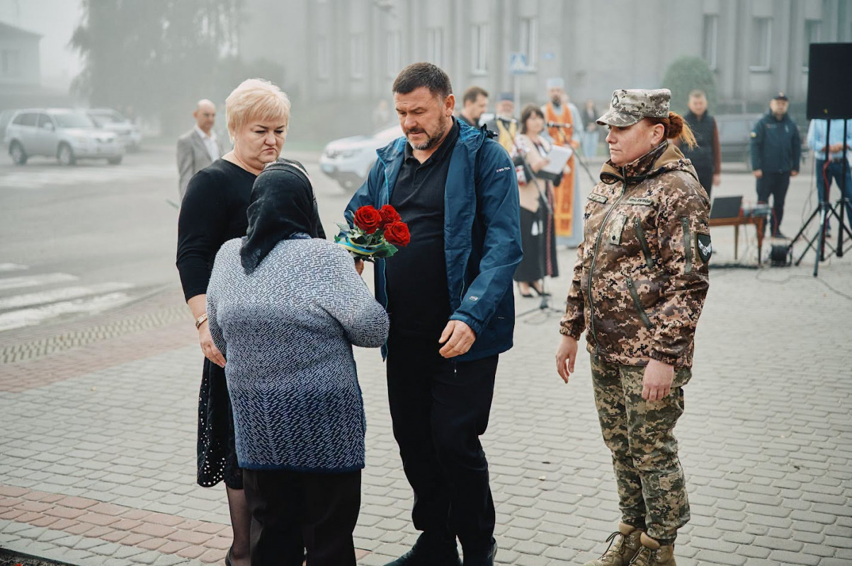 Загинули за Україну: родинам трьох Героїв вручили посмертні нагороди захисників