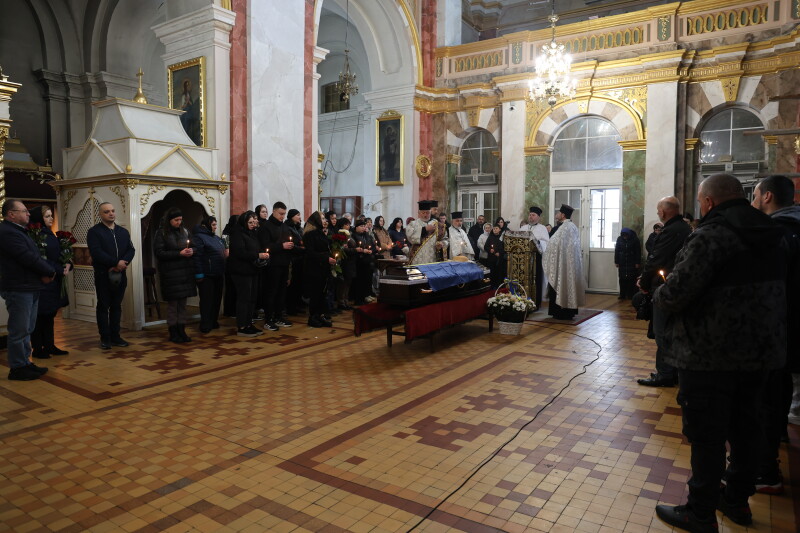 Загинув півтора року тому: у Луцьку попрощалися із воїном Іваном Литвинчуком