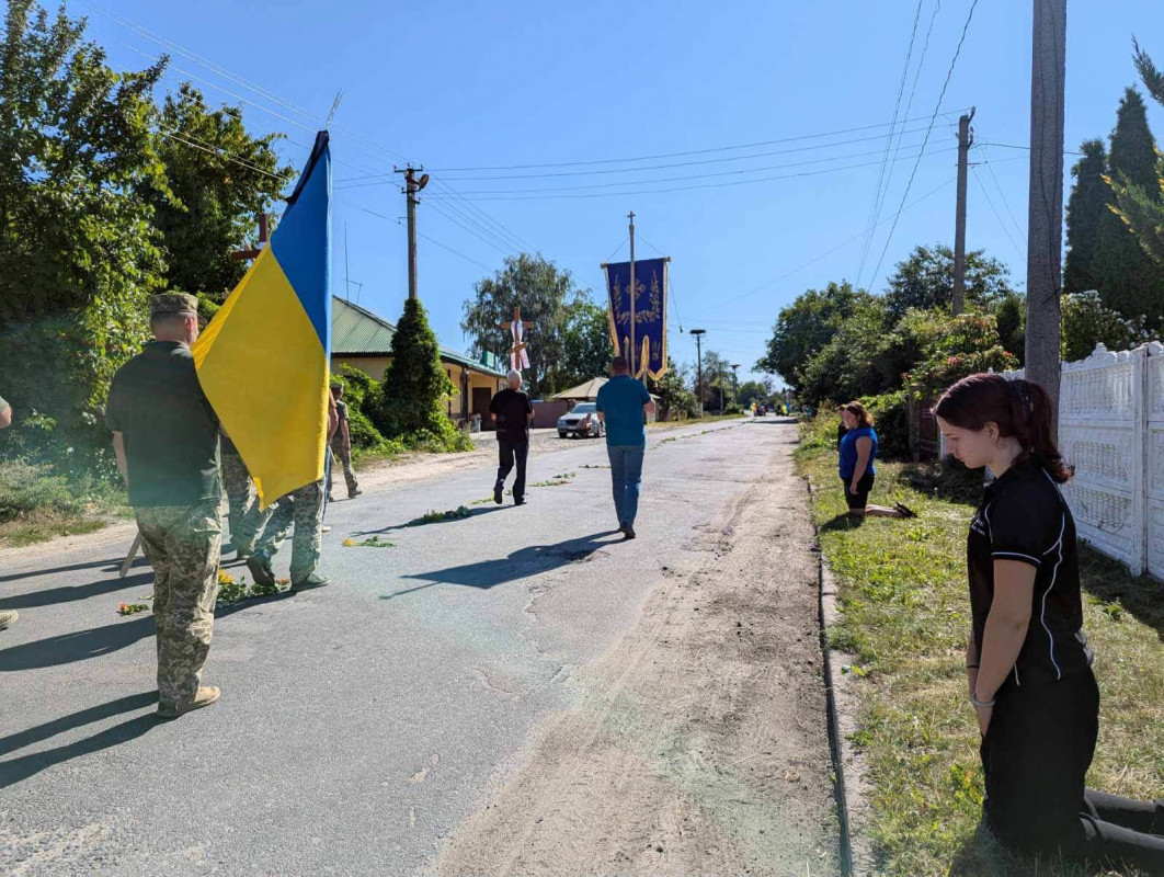 Півторарічний син більше не обійме батька: на Волині попрощалися з 30-річним воїном Віталієм Ксьондзиком