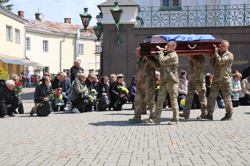 У Луцьку в один день прощалися з трьома Героями - Сергієм Кравченком, Андрієм Крачуновим та Олексієм Каплуном