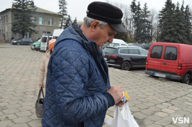 У місті на Волині на благодійному ярмарку зібрали майже 120 тисяч гривень для ЗСУ. Фоторепортаж