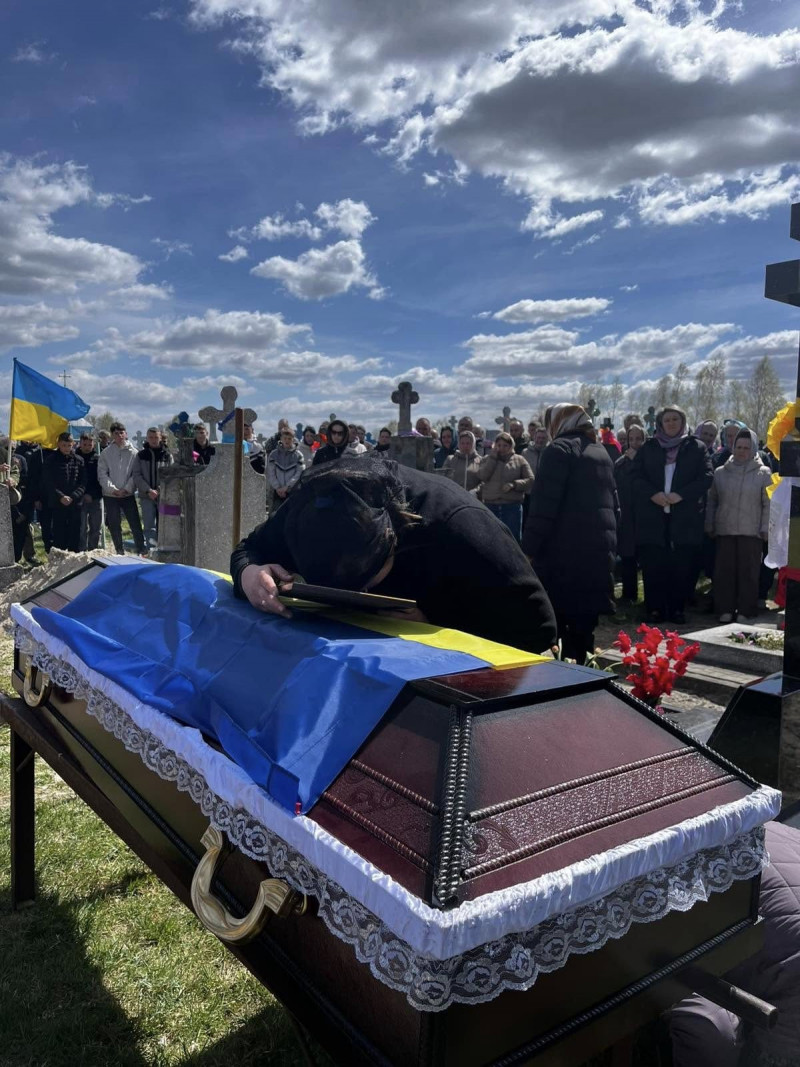 Загинув на Сумщині: на Волині поховали 43-річного Героя Валерія Бондара