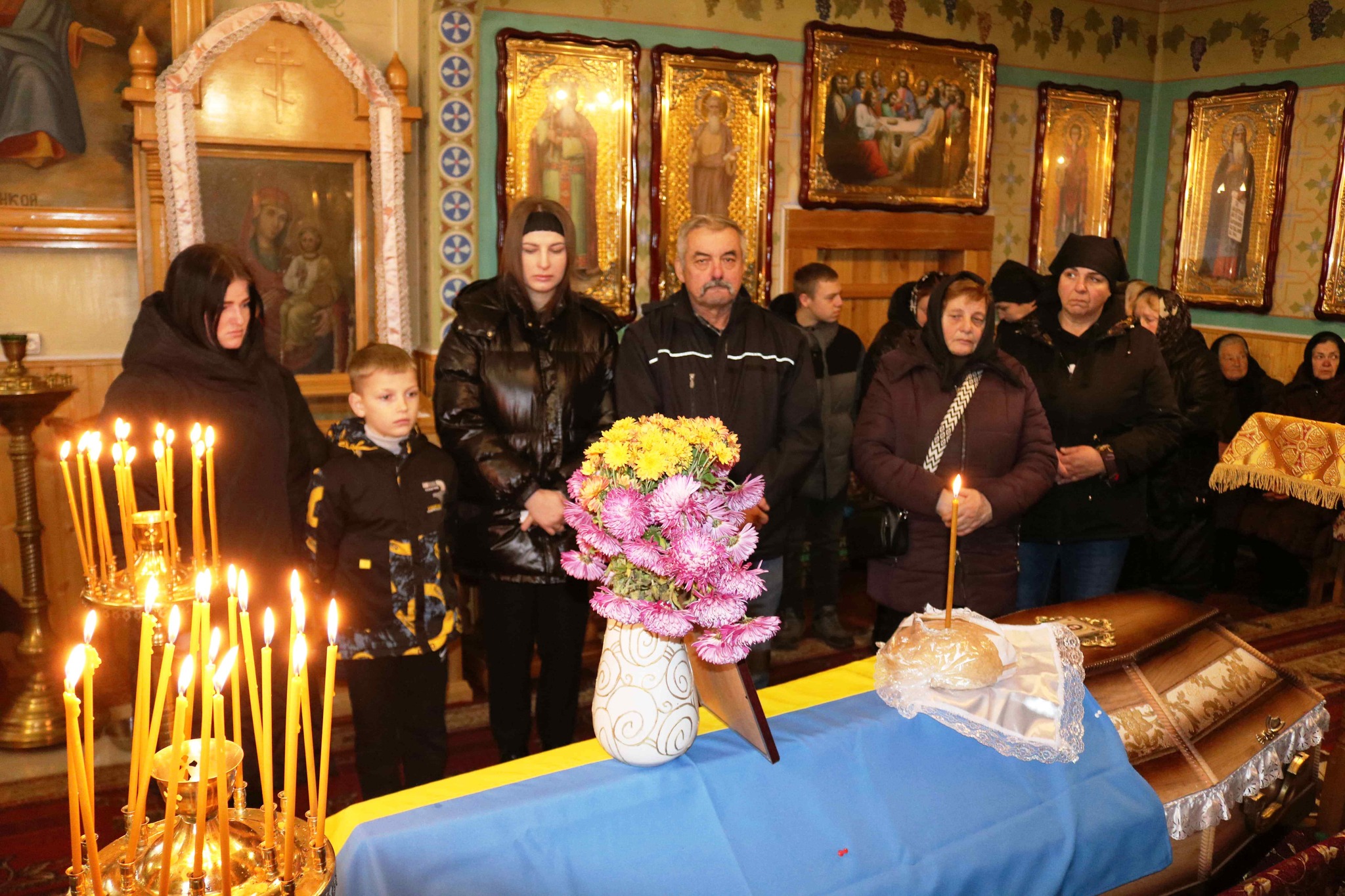 Понад рік вважався безвісти зниклим: у Луцькому районі поховали Героя Василя Цвілюка