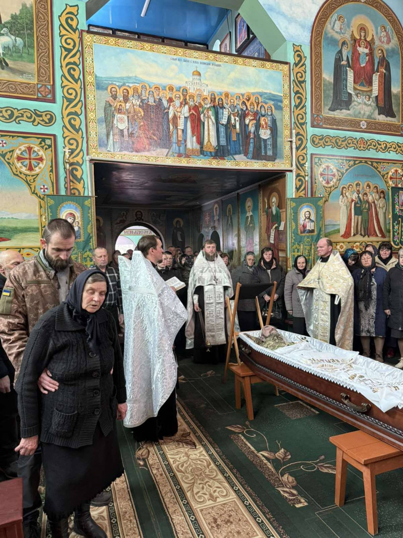 «Не стало захисника для України, для матері – сина, для сестри – брата»: на Волині похоронили Героя Сергія Стеренчука