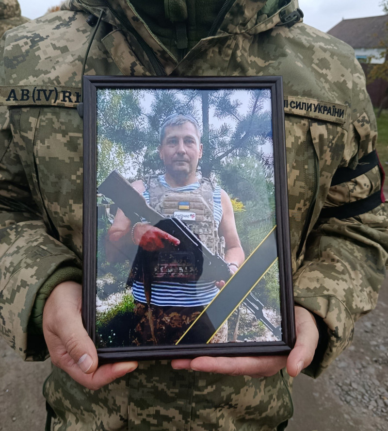 Його життя обірвалося на полі бою: на Волині в останню земну дорогу провели загиблого Героя Олександра Пальшина