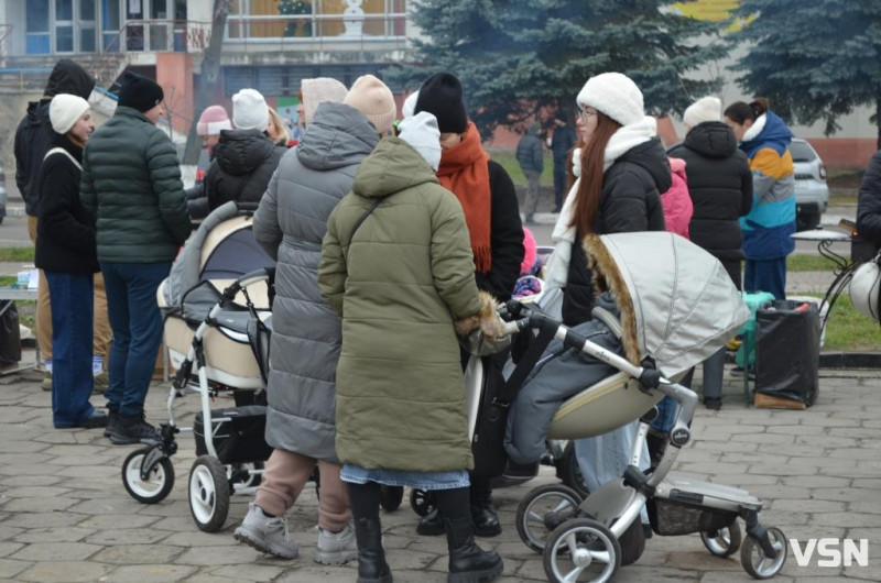 У місті на Волині на благодійному ярмарку зібрали майже 120 тисяч гривень для ЗСУ. Фоторепортаж