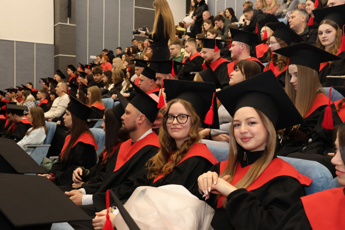 Близько 800 магістрів отримали дипломи в Луцькому національному технічному університеті