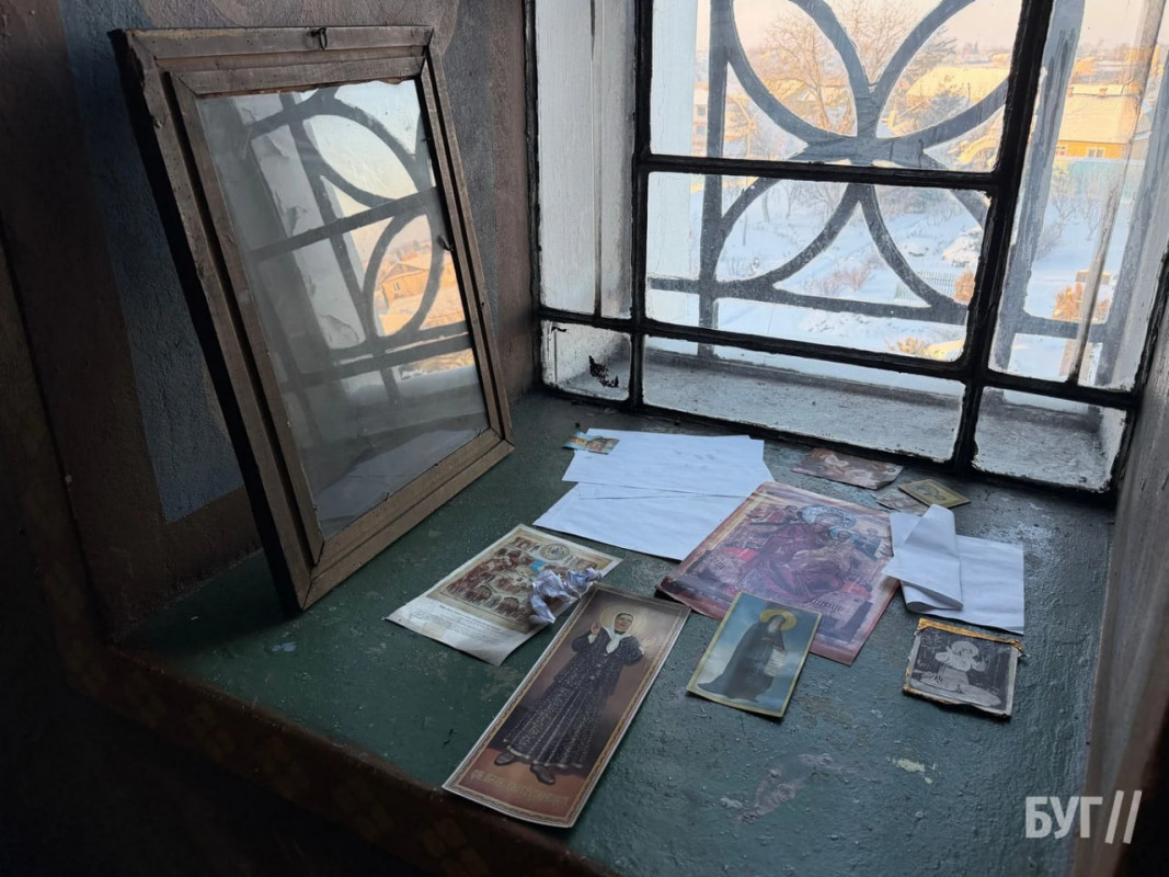 Порожні зали, сміття і зірване майно: що залишила УПЦ МП в Успенському соборі у Володимирі. Фото