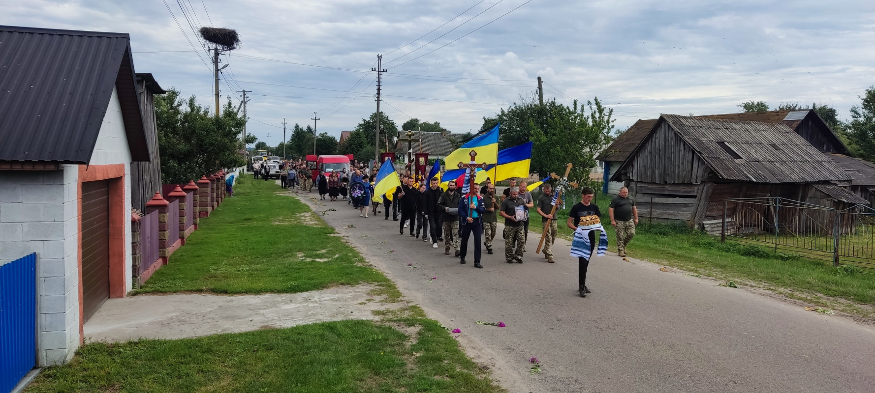 Молоде життя обірвала війна: на Волині попрощалися з Героєм Дмитром Зацерковним